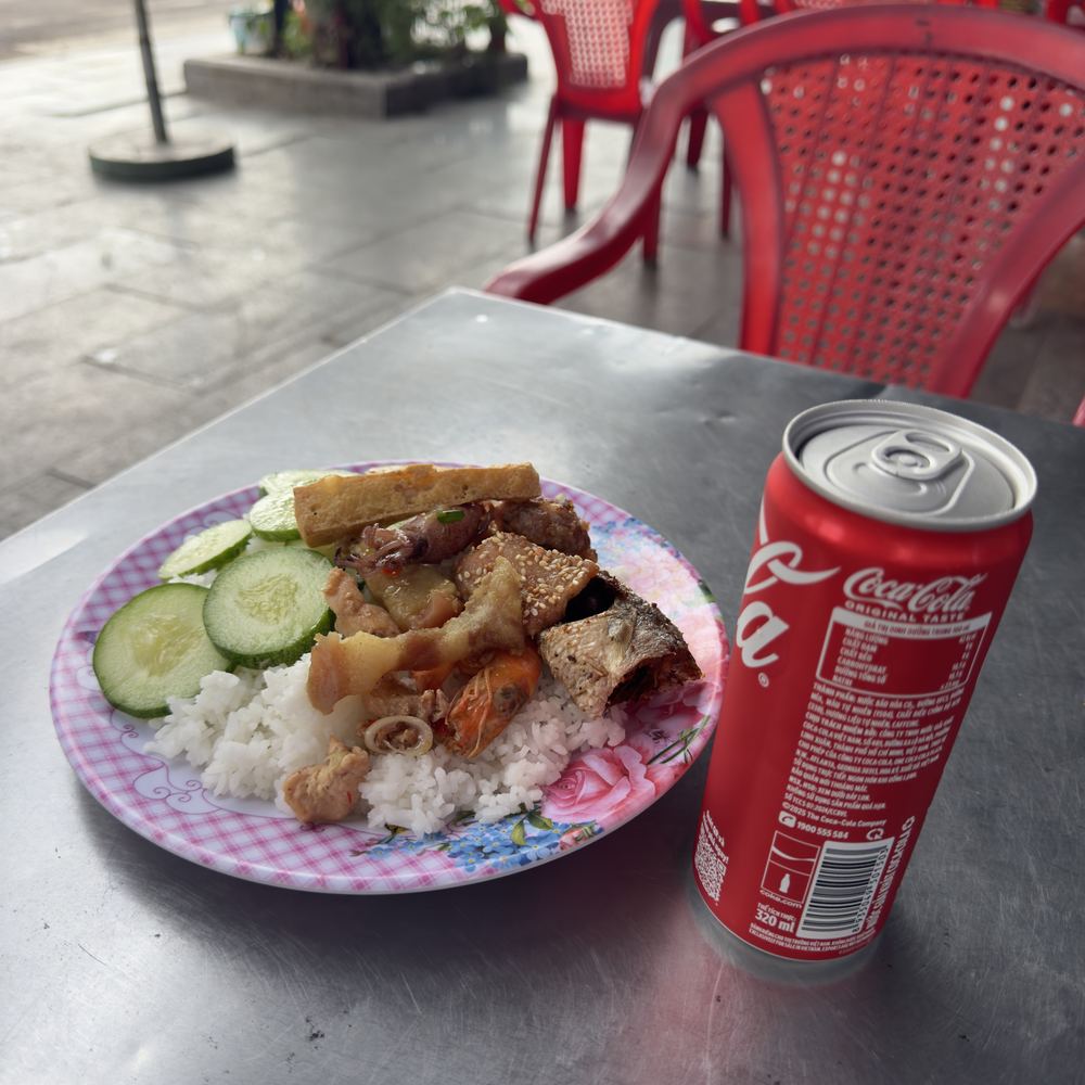 피클볼클럽 맞은편 로컬 껌집