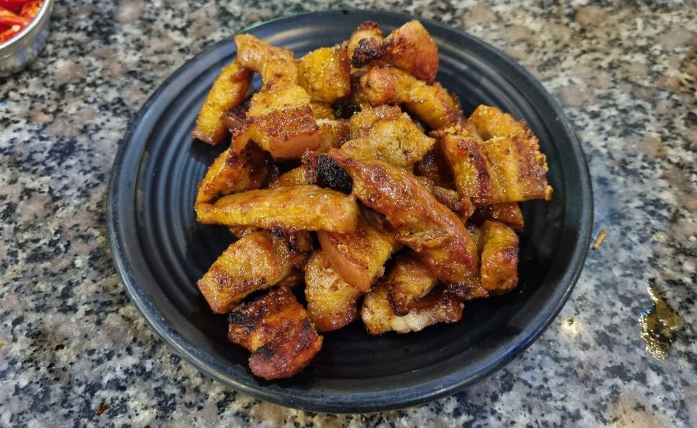 꾸이년 숯불 BBQ 로컬식당 (상호 미상)