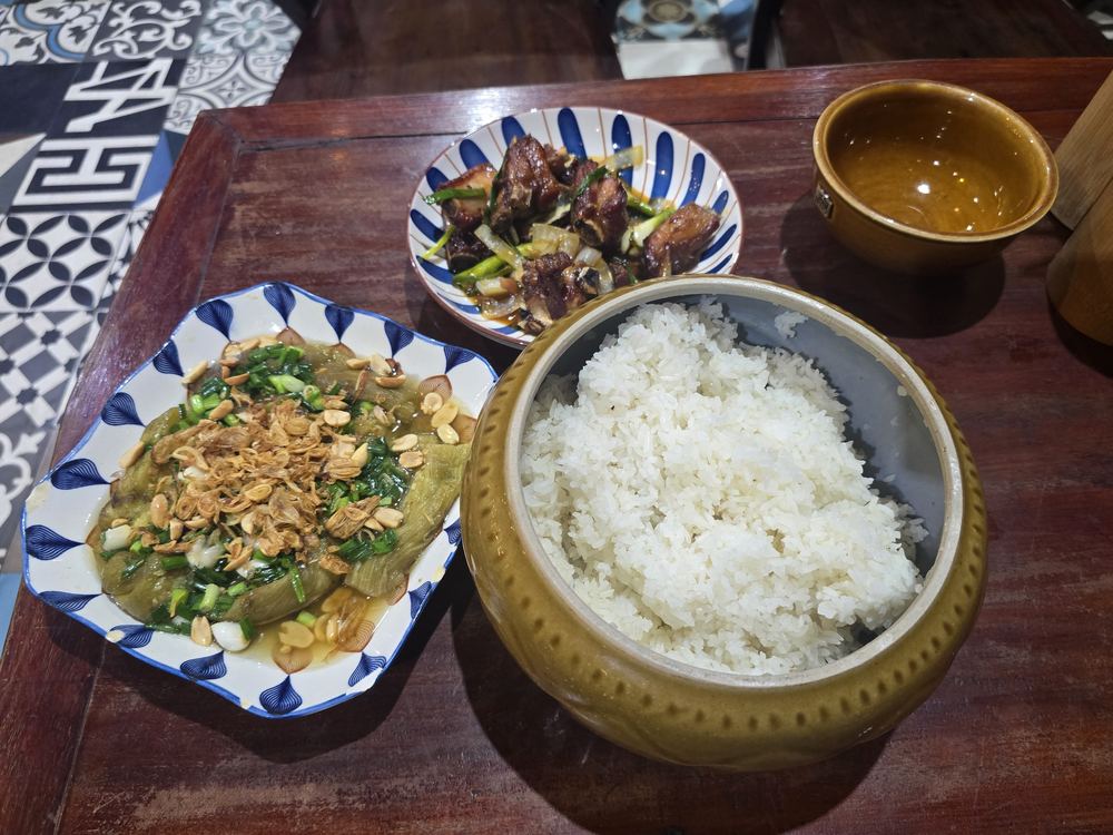 껌머우 (배급시대 가정식당)