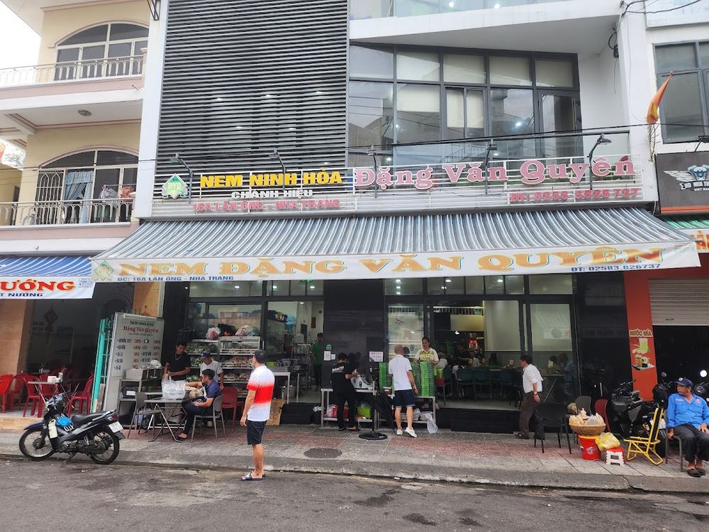 Nem Nướng Đặng Văn Quyên (넴느엉 당반꾸엔)