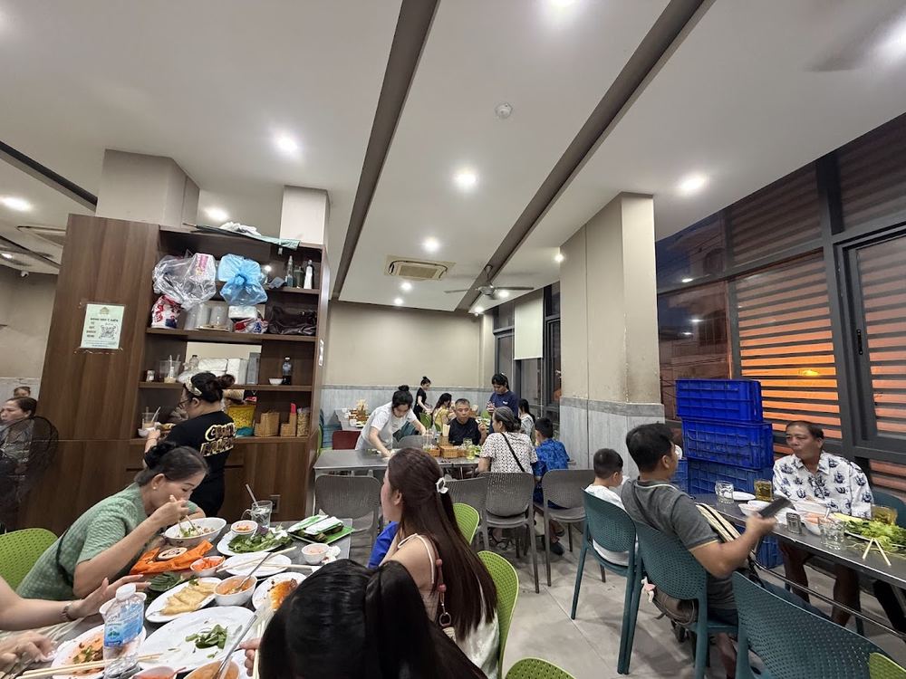 Nem Nướng Đặng Văn Quyên (넴느엉 당반꾸엔)