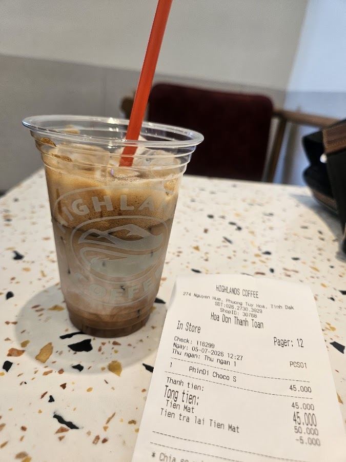Highlands Coffee (뚜이호아 빈컴프라자 1층)