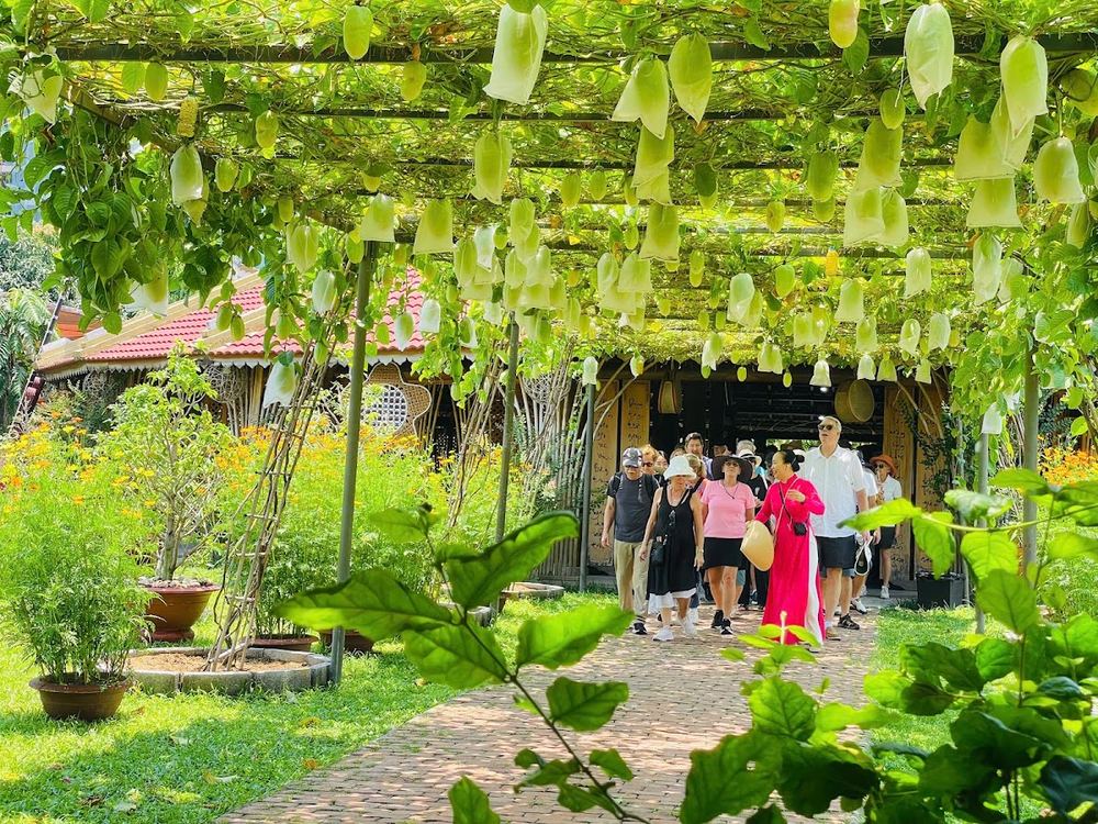 Làng Nghề Trường Sơn (Trường Sơn Craft Village / 쯔엉선 공예마을)
