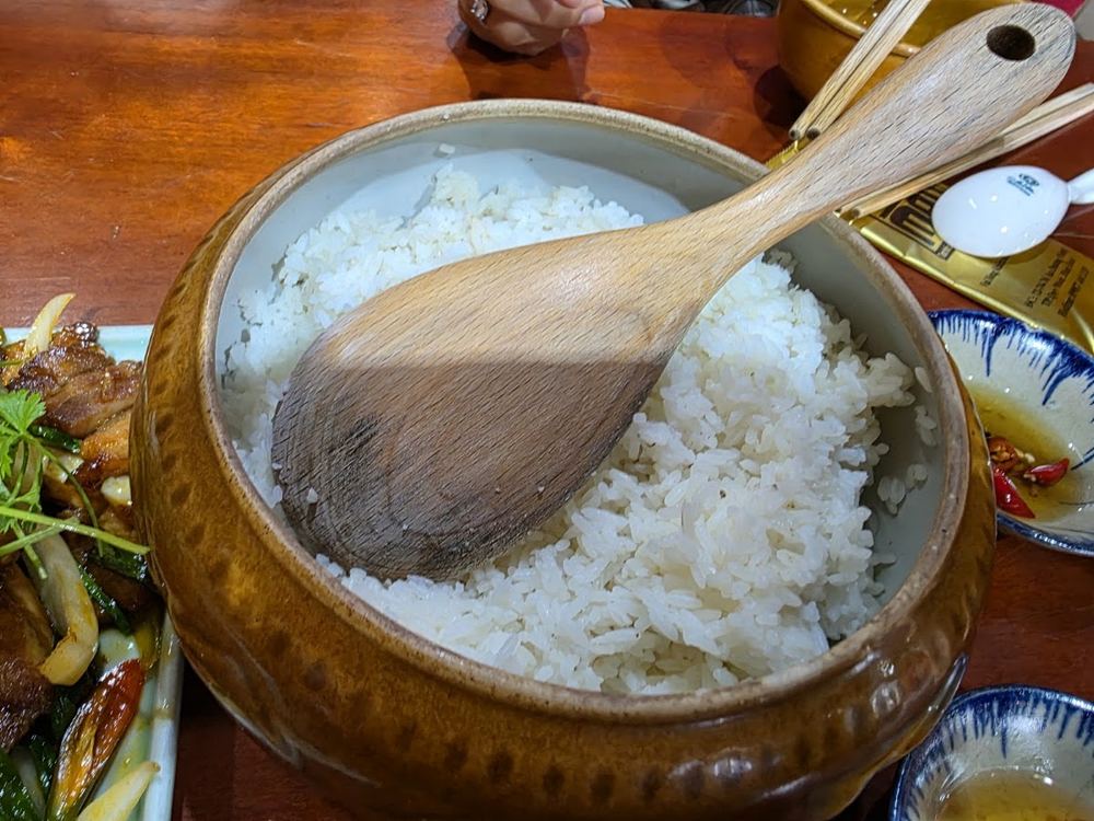 껌냐꾸어매 (가정식 식당)