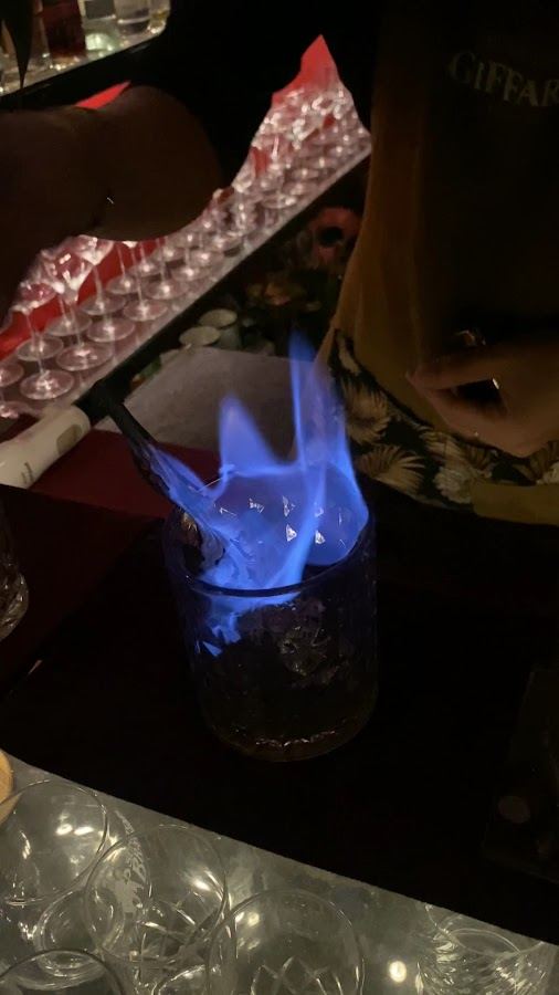톰 칵테일 바