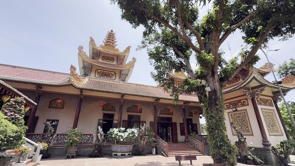 Bao Lam Pagoda