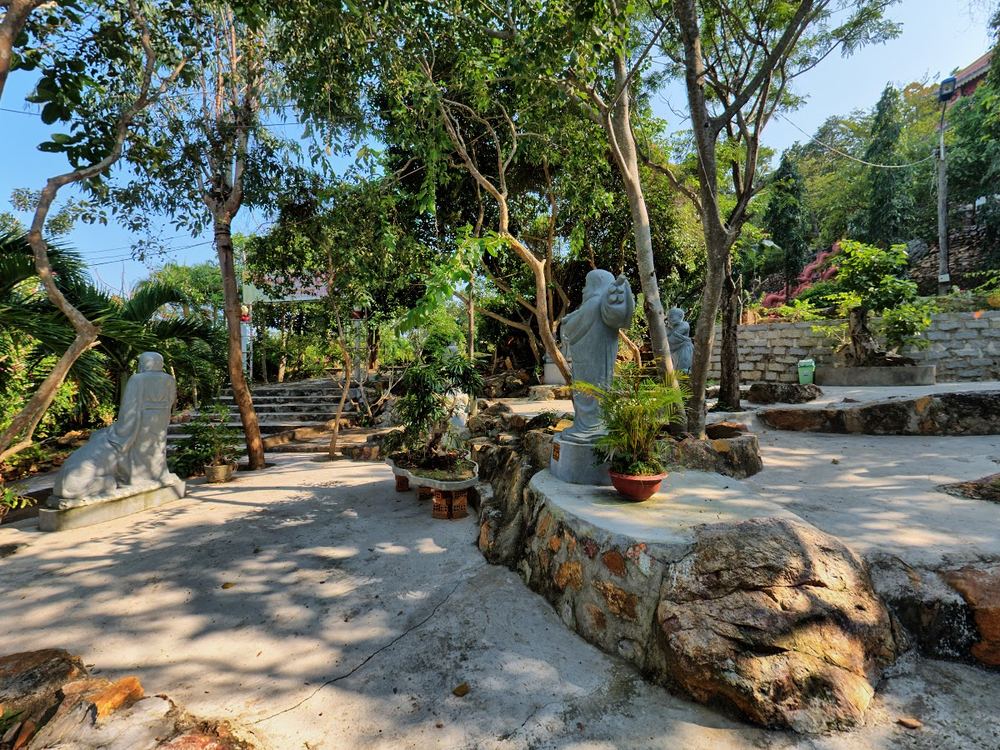 Bao Lam Pagoda