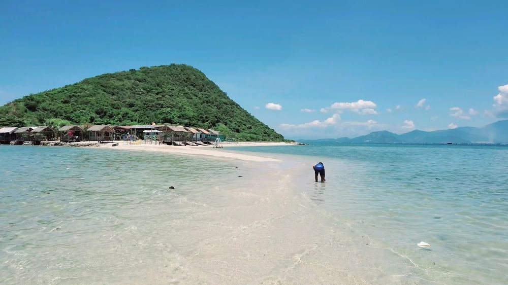 Điệp Sơn Island