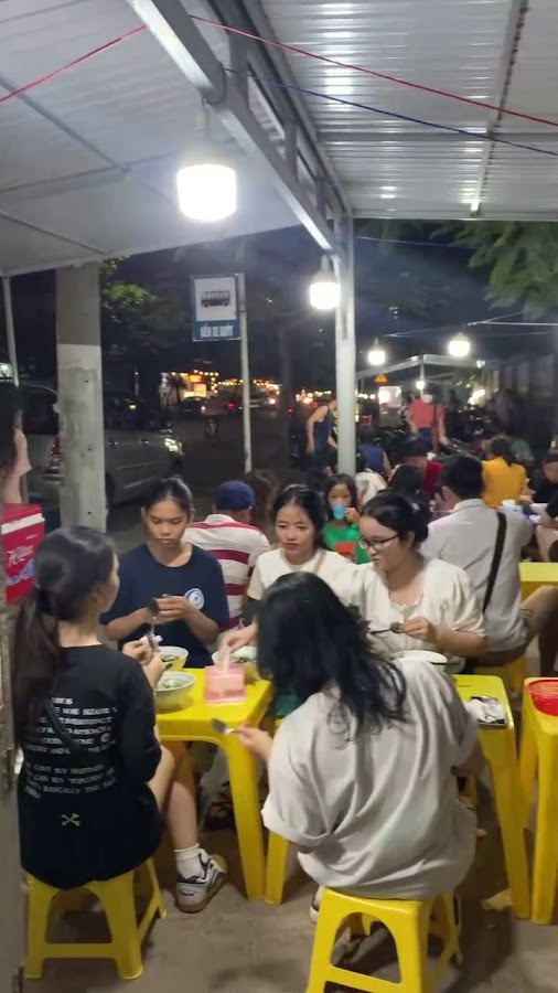 Bánh canh hẹ Bé Hai