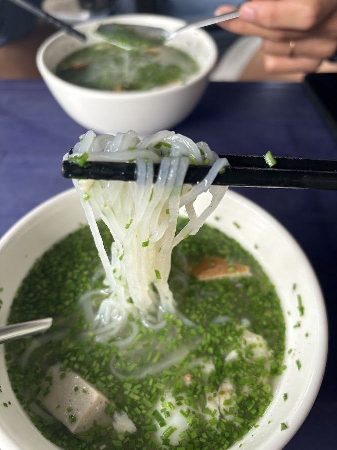 Bánh canh hẹ chả cá cá dầm