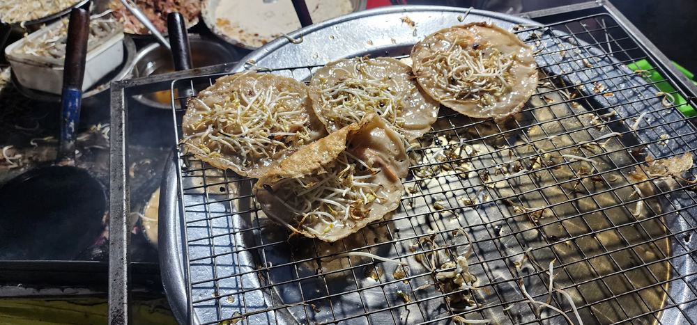 살라호텔 근처 로컬 반세오 노점