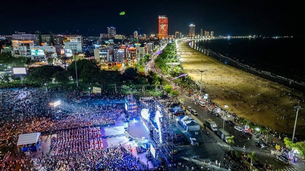 꾸이년 바다축제(빈딘 땅과 바다의 정수 축제)