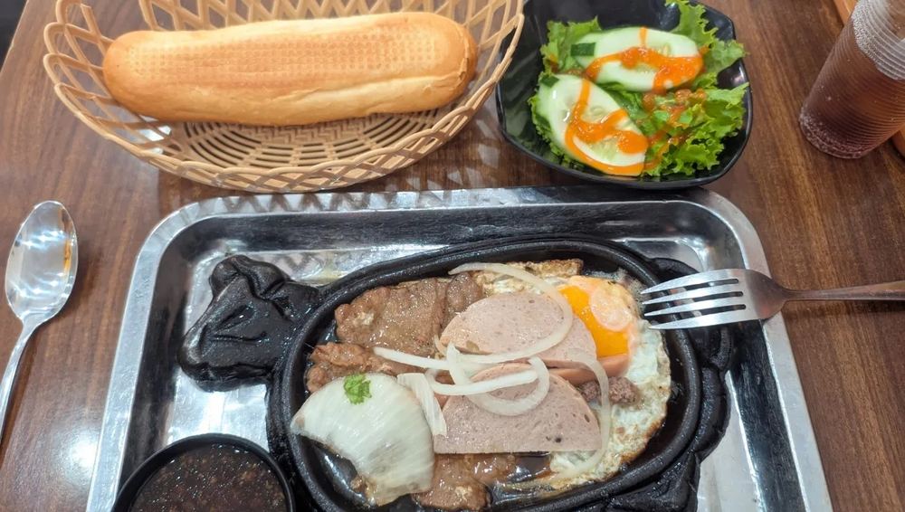 학교앞 오무라이스집(아침)·맥주집(저녁)