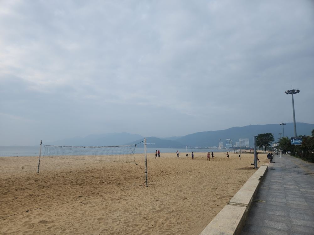 꾸이년 해변 배구