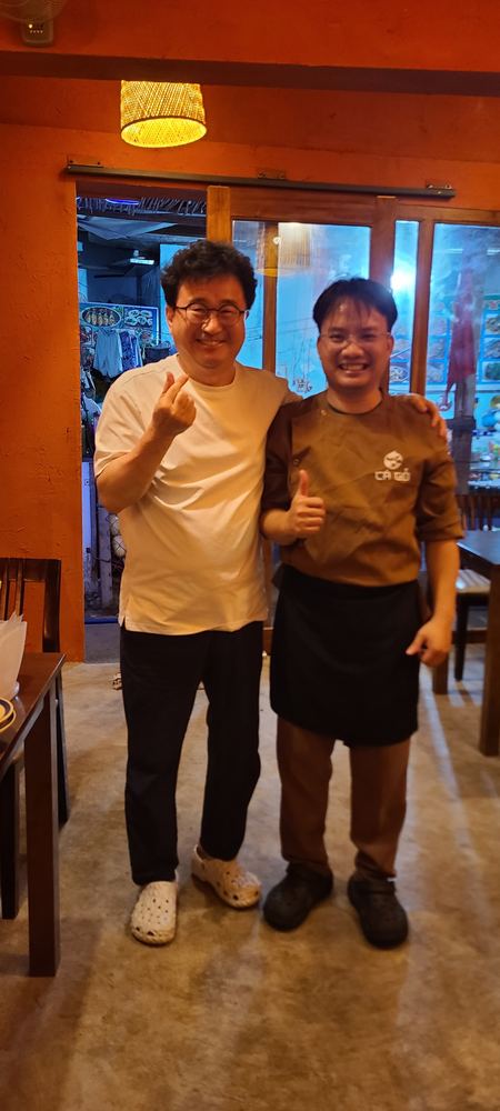 바이셉 해변 모래사장 해산물 노점