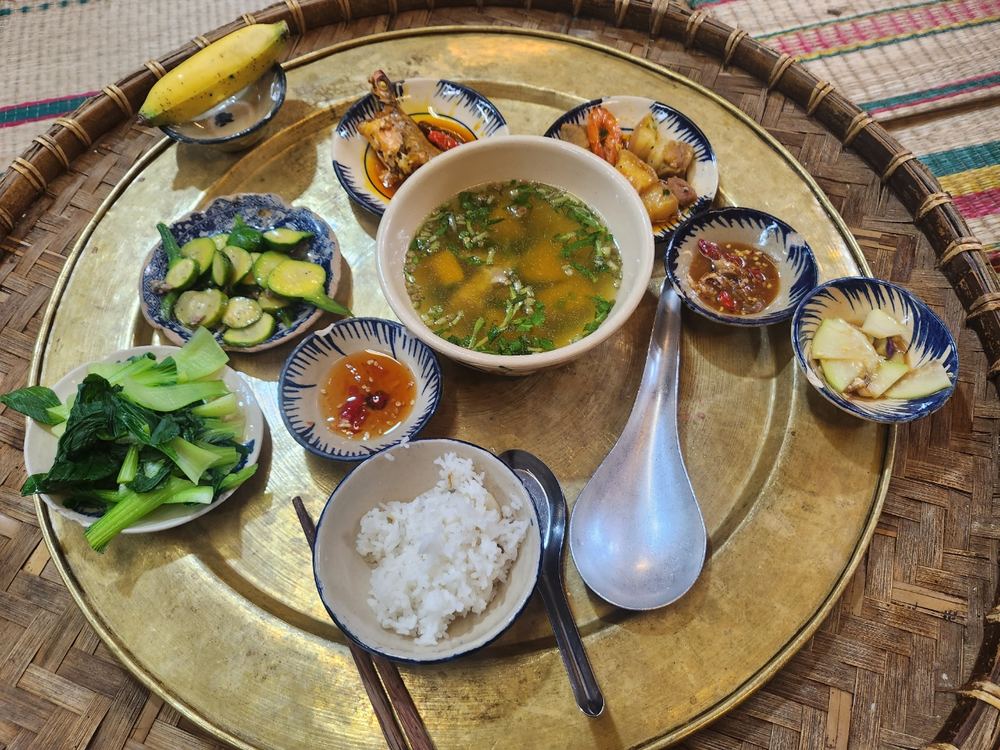 껌바오깝 (백반집)