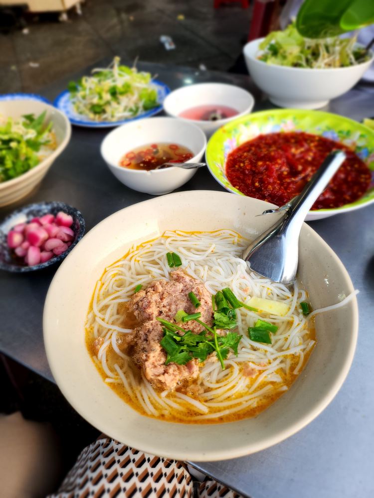 꽌 로안 분 (로안 국수집)