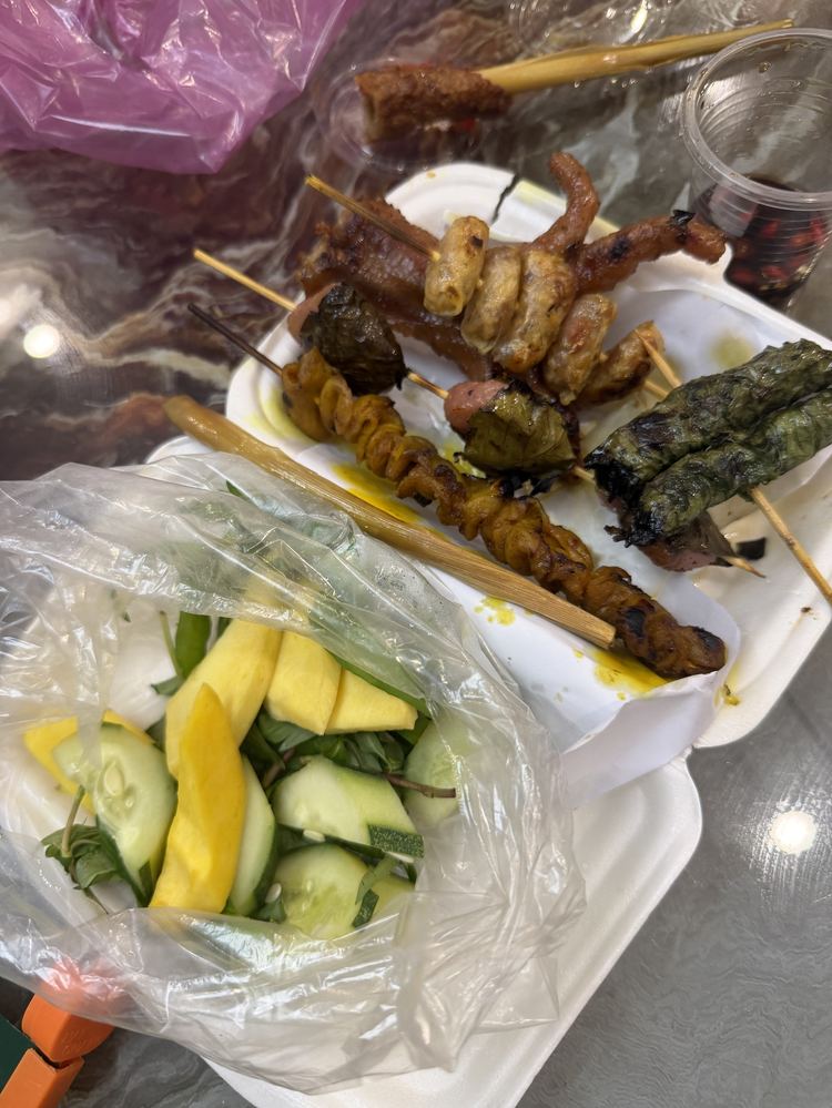 퀴논 꼬치골목 (응오반써 거리)