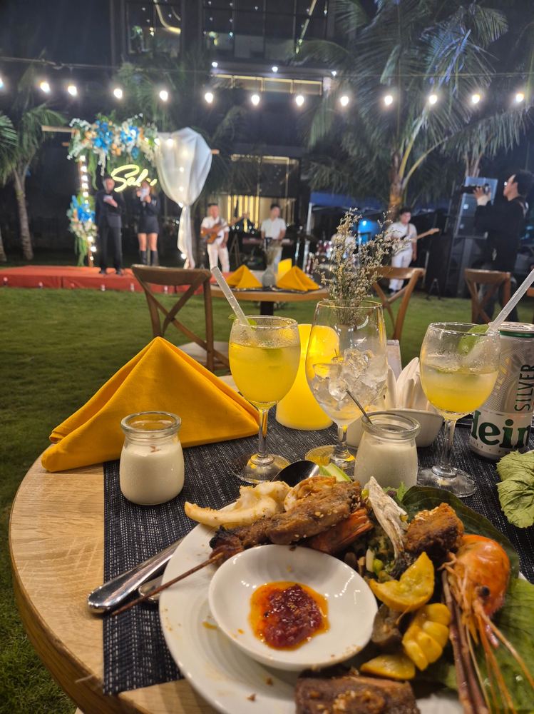 살라 비치호텔 가든 해산물 BBQ 파티