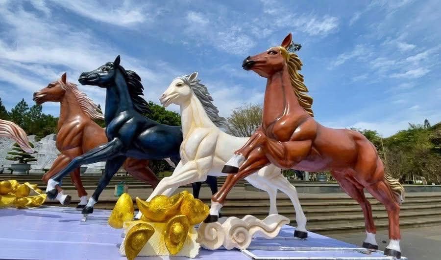 꾸이년 광장
