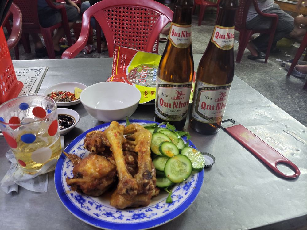 꾸이년 로컬 맥주집
