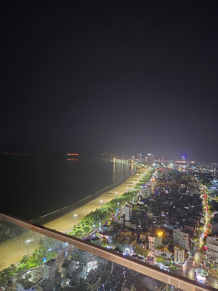 꾸이년 해변 버스킹