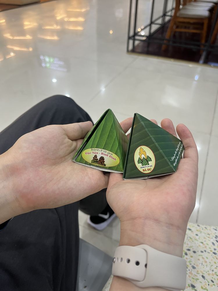 반이(꾸이년 녹색 떡)