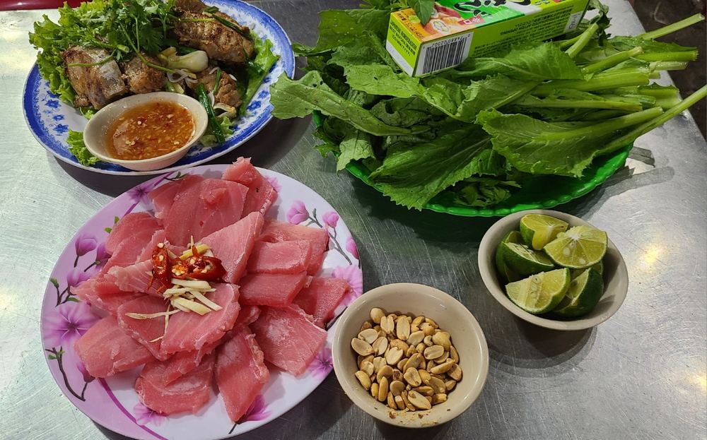 콴 바 탐 (참치요리 전문)