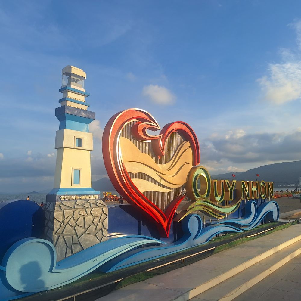 꾸이년 해변(바다 수영)