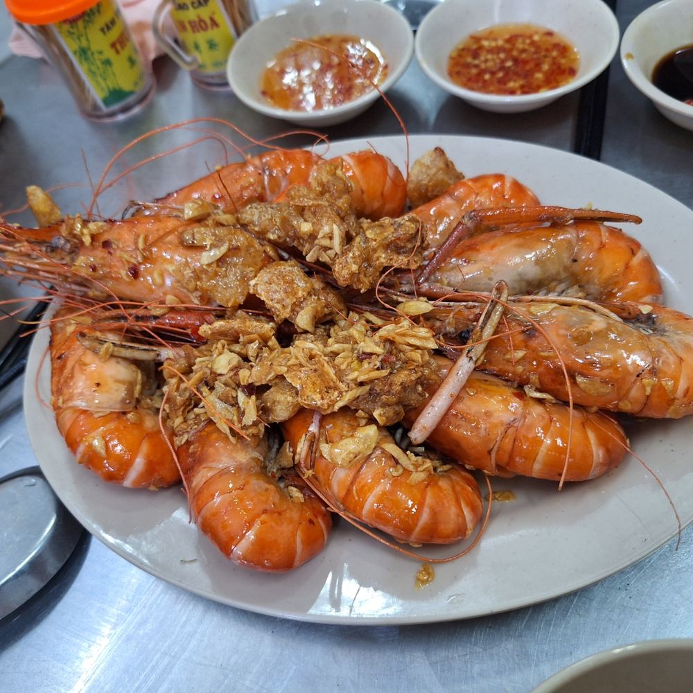 꾸이년 야시장·푸드스트리트·호치민 동상 밤산책 코스