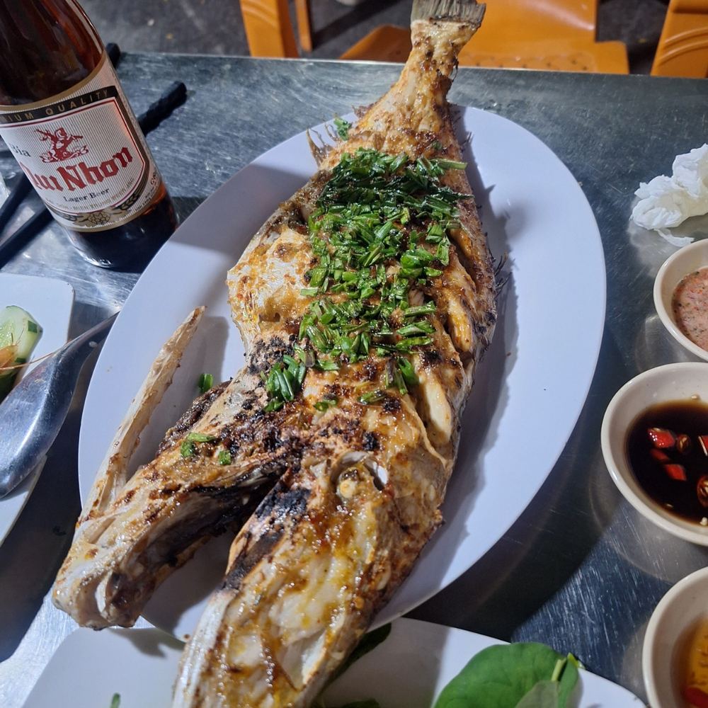 꾸이년 야시장·푸드스트리트·호치민 동상 밤산책 코스