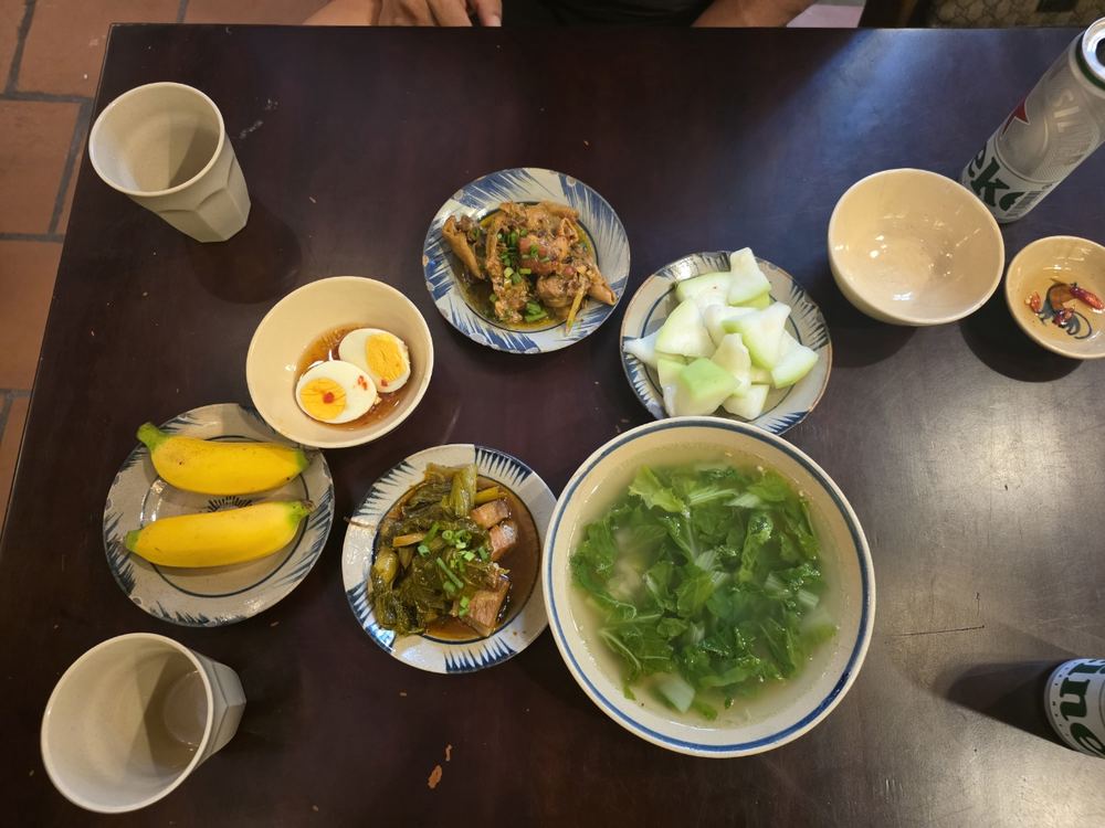 반찬 골라먹는 숯불백반집(상호 미상)